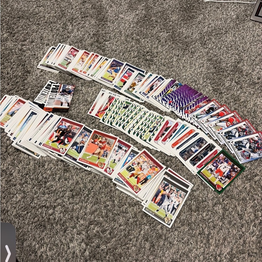 Lot of 454 Panini 2023 & 2024 Score football cards with parallels & rookie cards